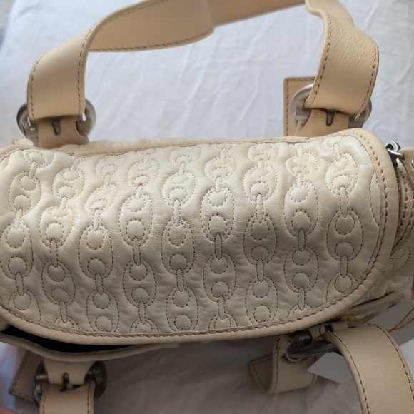 Celine - Picture 8 of 10